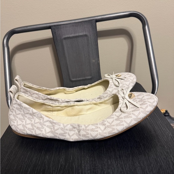 Michael Kors Cream Patterned Flats - Picture 2 of 11